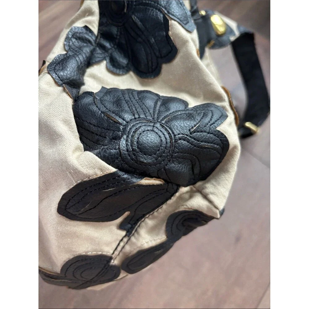 VTG Big Buddha Santa Barbara Black and Cream 3D Floral Appliqué Hibiscus Tote